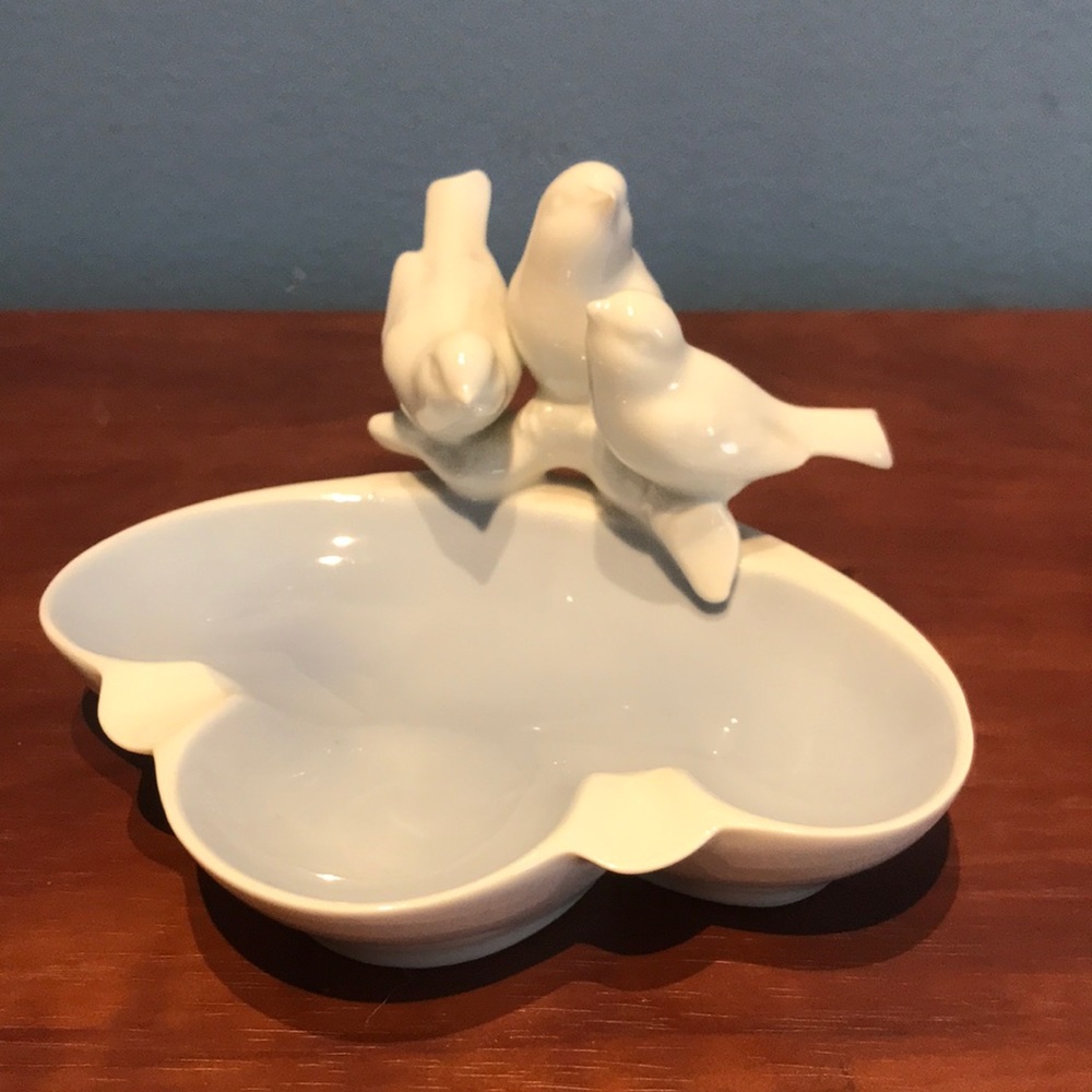 Vintage dove bird white and blue trinket dish